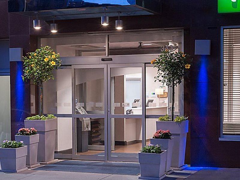 Holiday Inn Express - Times Square By Ihg New York Extérieur photo