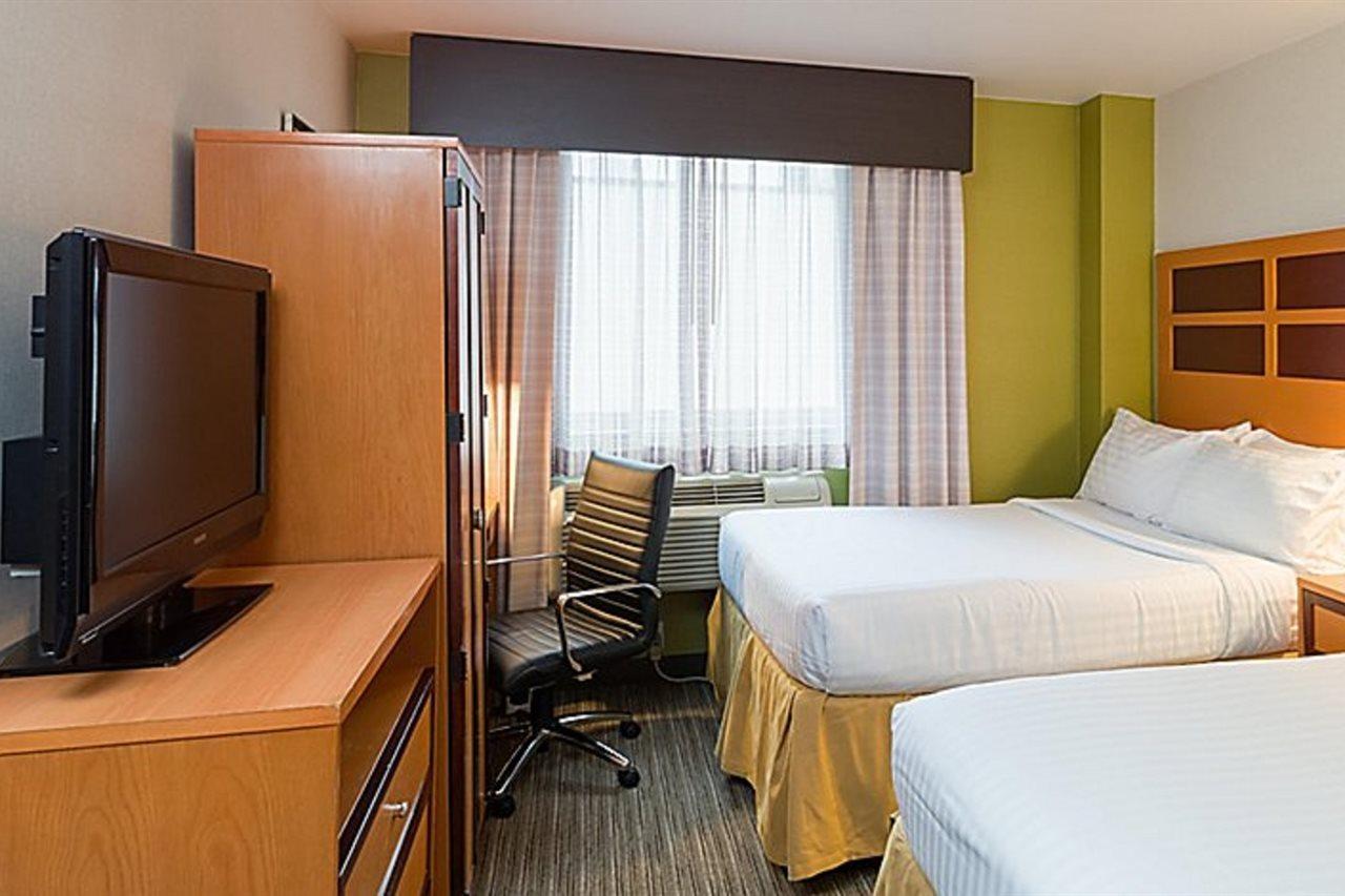Holiday Inn Express - Times Square By Ihg New York Extérieur photo
