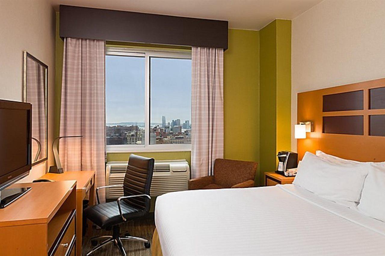 Holiday Inn Express - Times Square By Ihg New York Extérieur photo