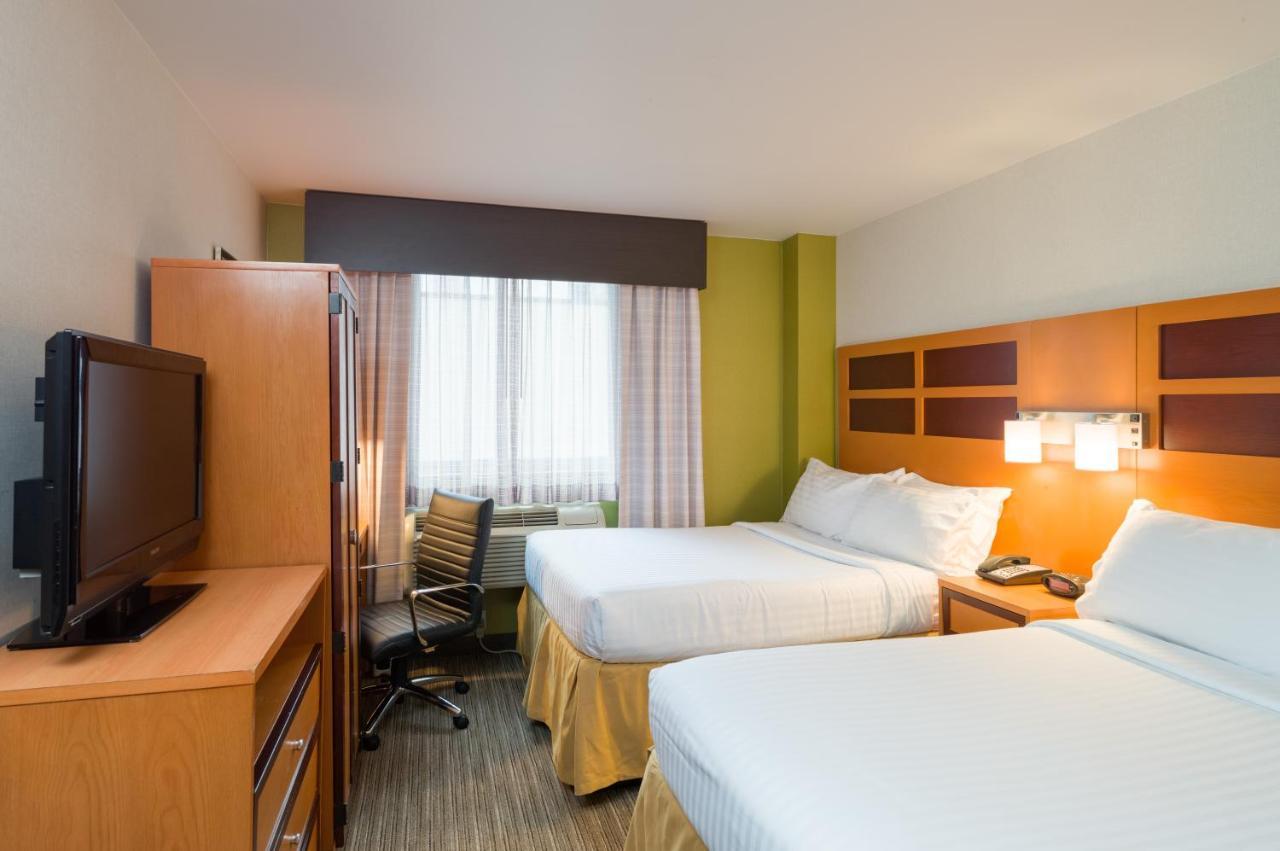 Holiday Inn Express - Times Square By Ihg New York Extérieur photo