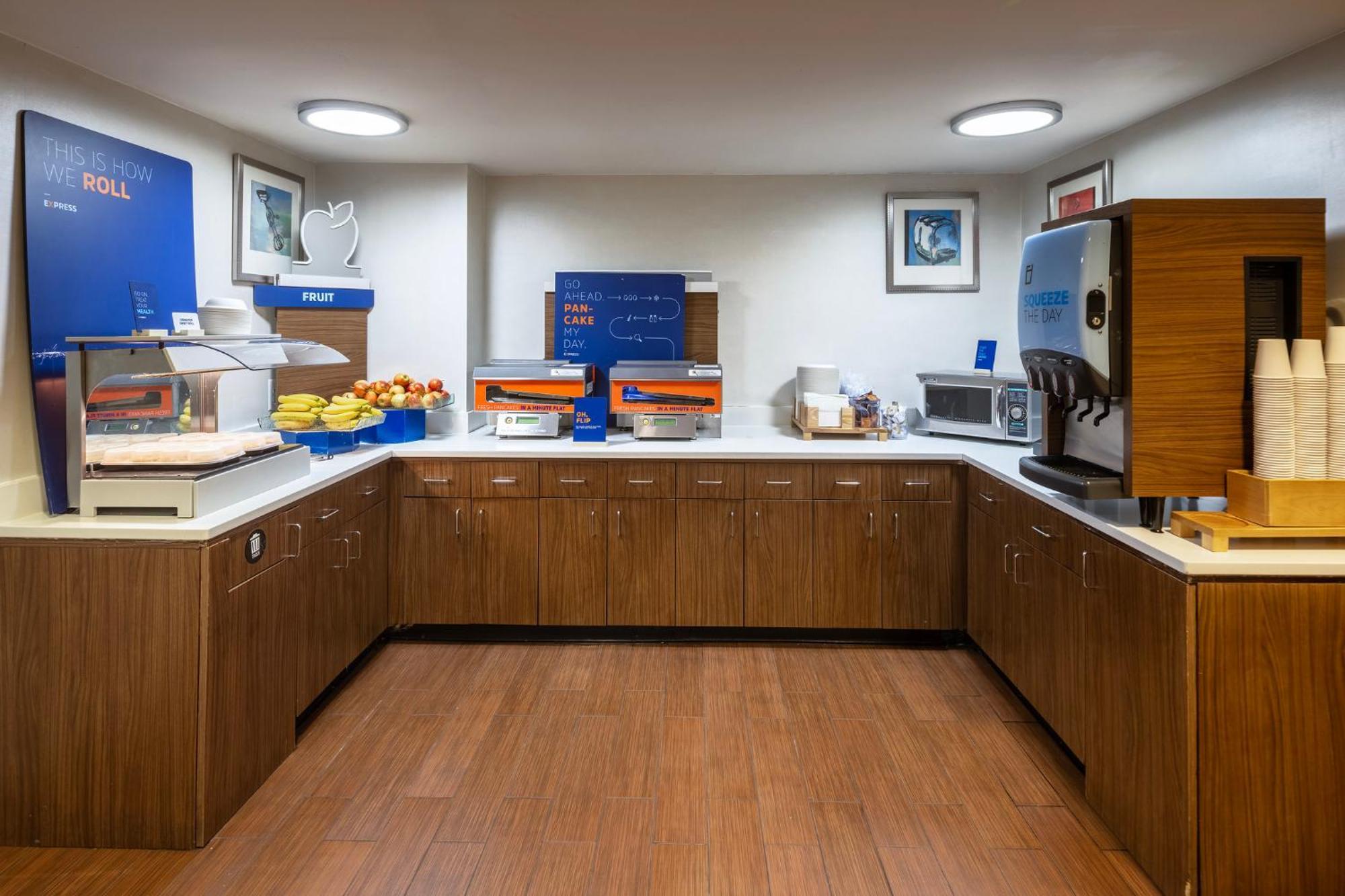 Holiday Inn Express - Times Square By Ihg New York Extérieur photo