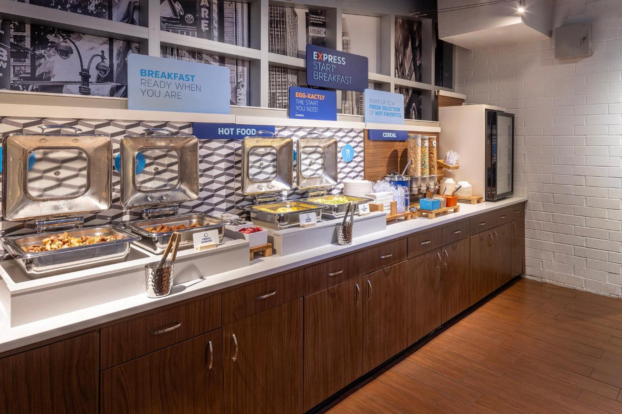 Holiday Inn Express - Times Square By Ihg New York Extérieur photo