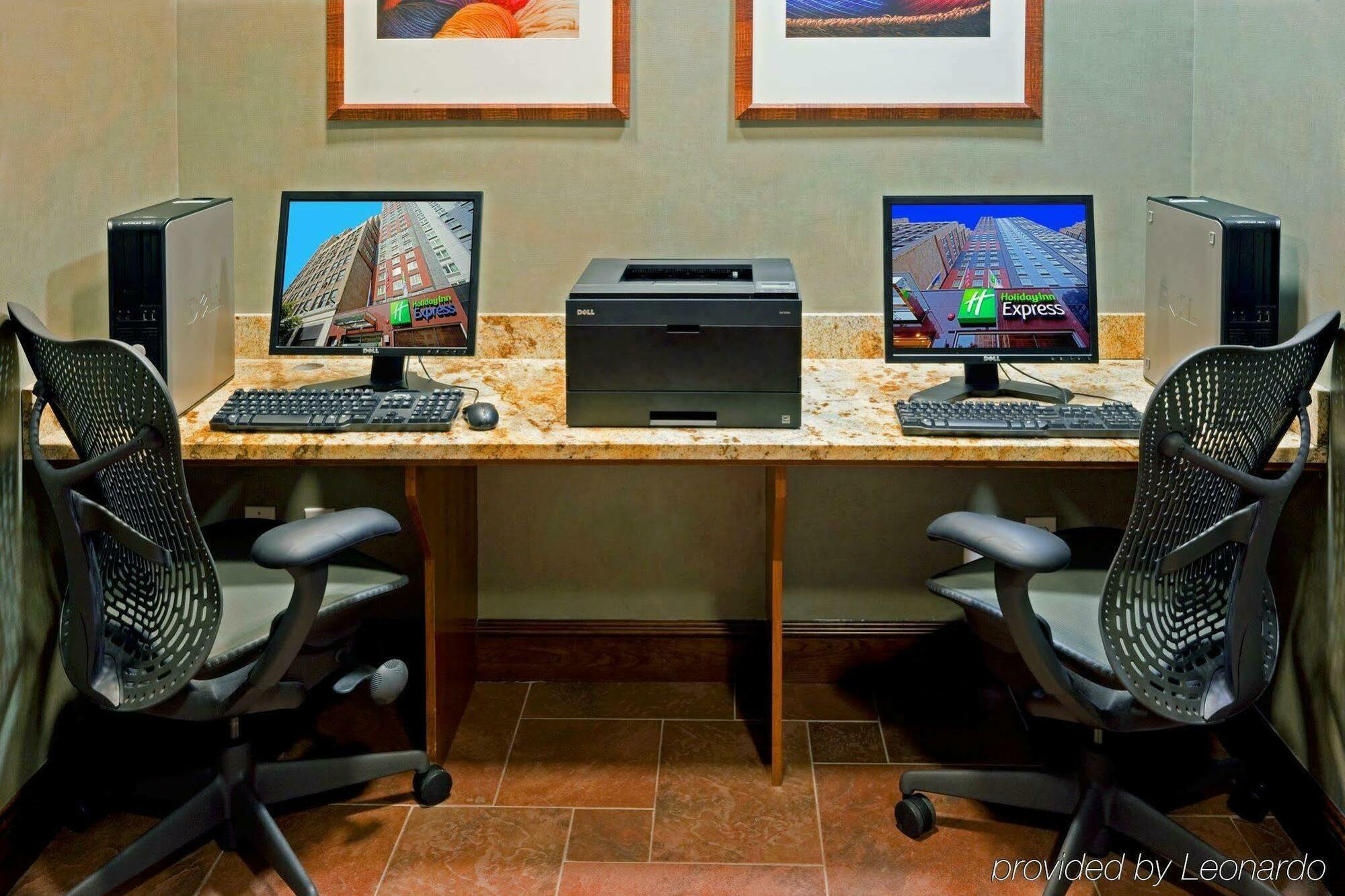 Holiday Inn Express - Times Square By Ihg New York Extérieur photo